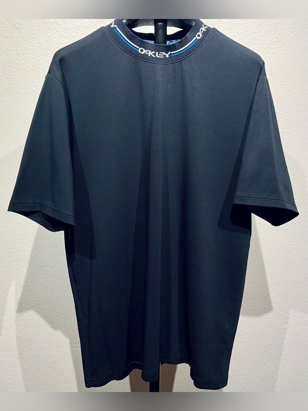 Oakley Navy Short-Sleeve Logo Tee with Blue-Trim Collar - Size L (Men’s)